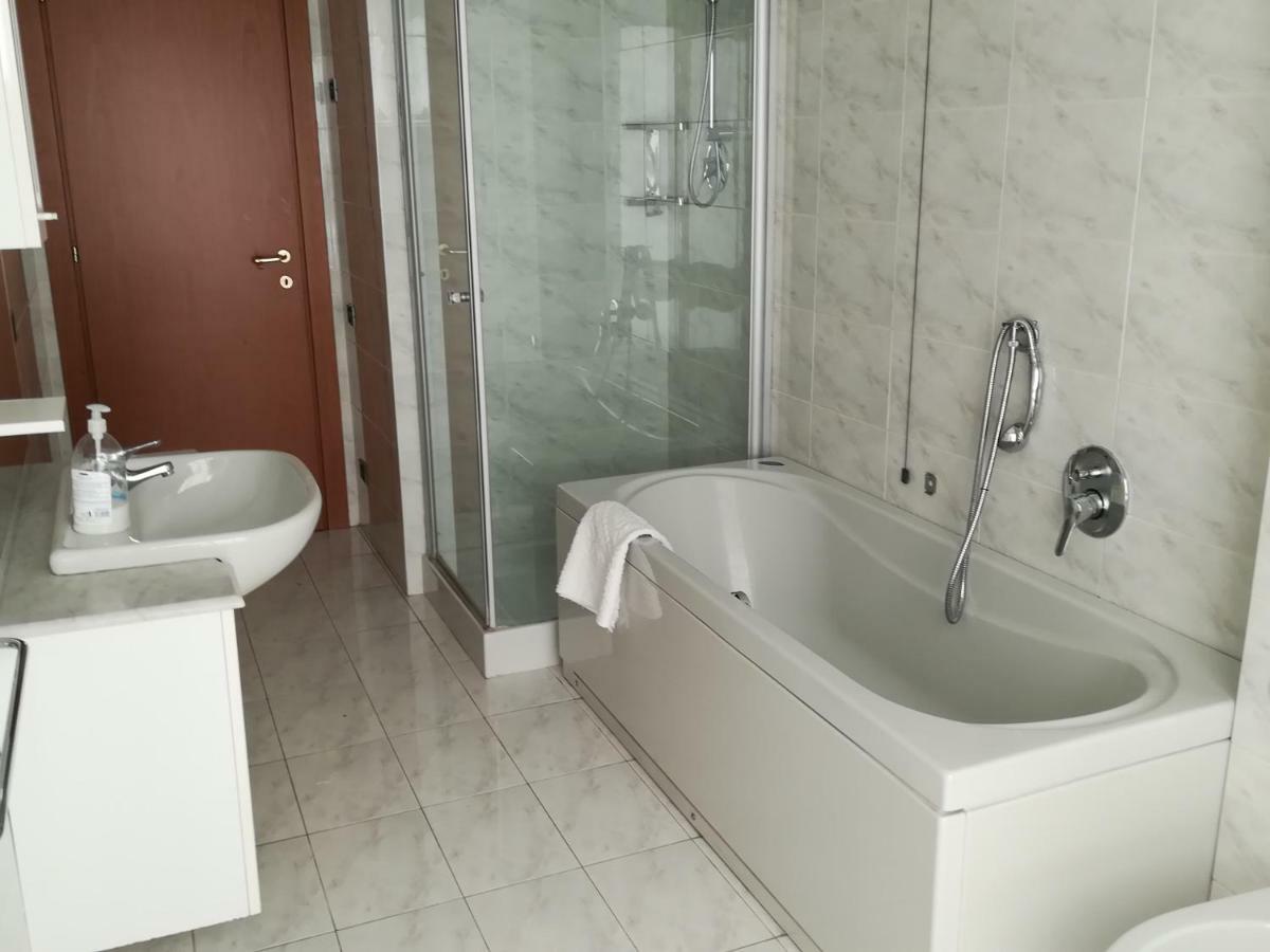 Mirabell Hotel Trezzo sullʼAdda Екстериор снимка