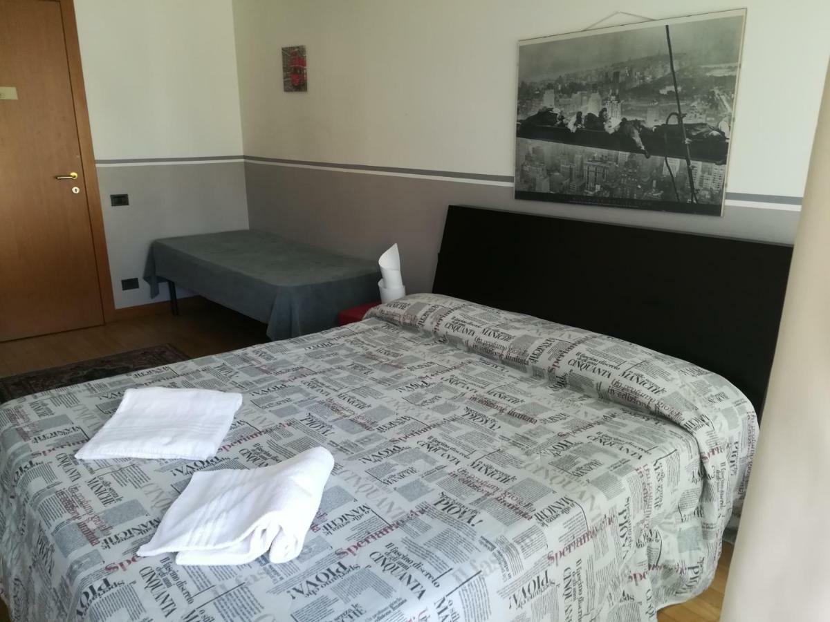 Mirabell Hotel Trezzo sullʼAdda Екстериор снимка