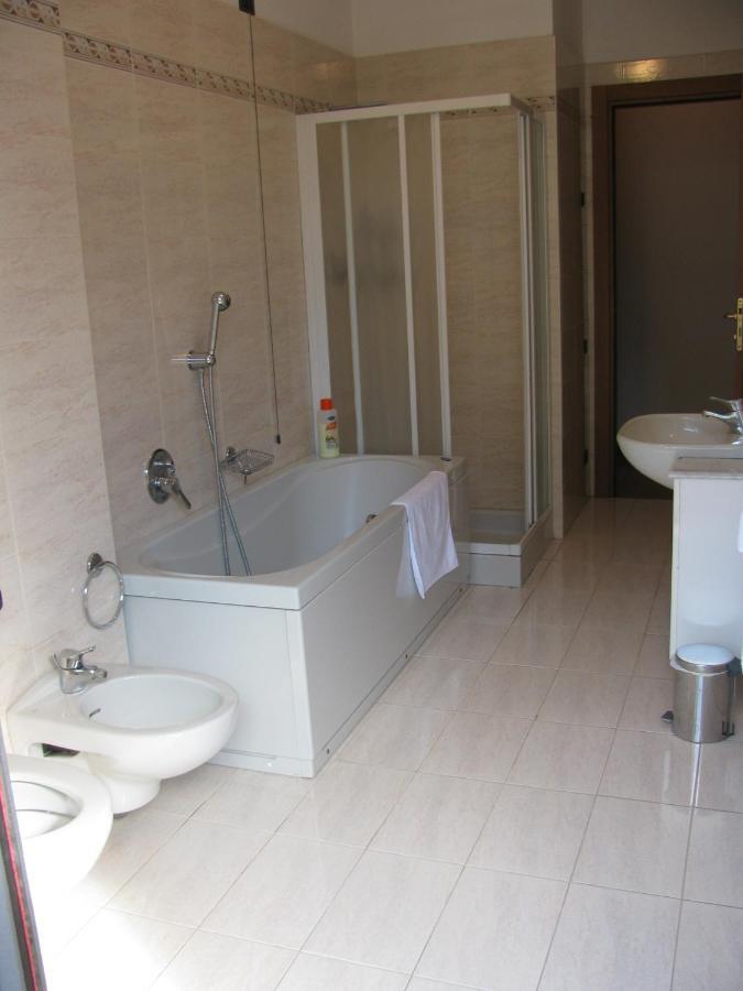 Mirabell Hotel Trezzo sullʼAdda Стая снимка